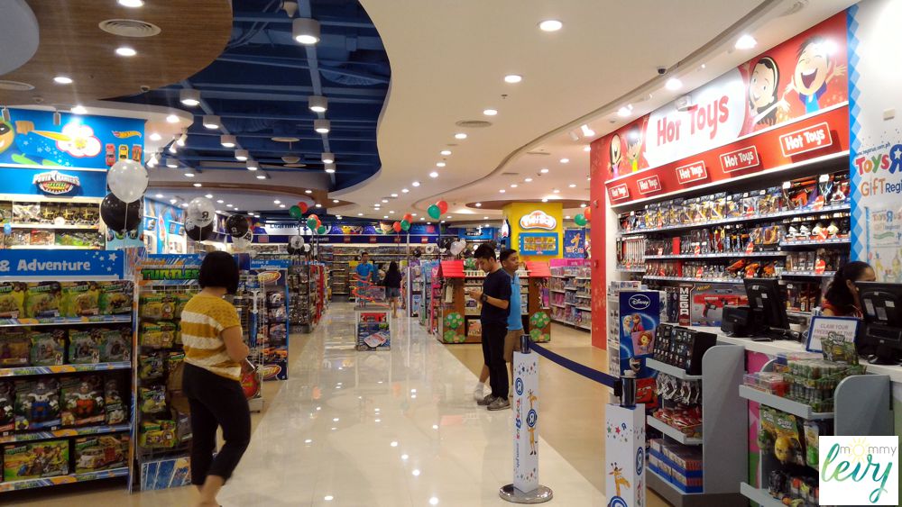 A visit to Toys 'R Us store in Uptown Mall Bonifacio Mommy Levy
