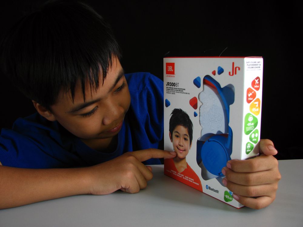 Review: JBL JR300BT Kids Wireless Headphones - Mommy Levy